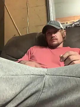 Snapshot of Midwestalpha chatting on April 2026 10:29:01 AM Midwestalpha online show from April 2026 10:29:01 AM