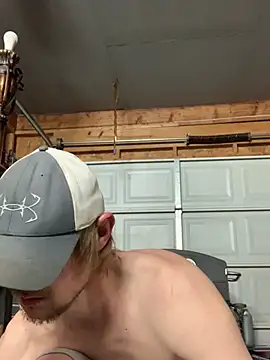 Snapshot of Midwestalpha chatting on April 2026 08:31:01 AM Midwestalpha online show from April 2026 08:31:01 AM