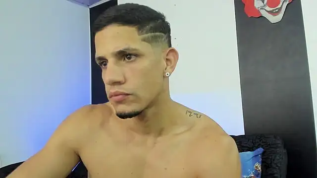 jhonnysnow17 online show from January 2025 06:05:02 AM