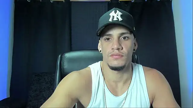 jhonnysnow17 online show from September 2025 04:57:02 AM