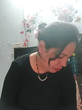 Poojabhabi101 online show from December 2025 07:48:02 AM