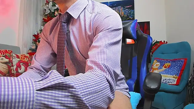 Snapshot of LiamCossio_ chatting on December 2024 01:43:01 AM LiamCossio  online show from December 2024 01:43:01 AM