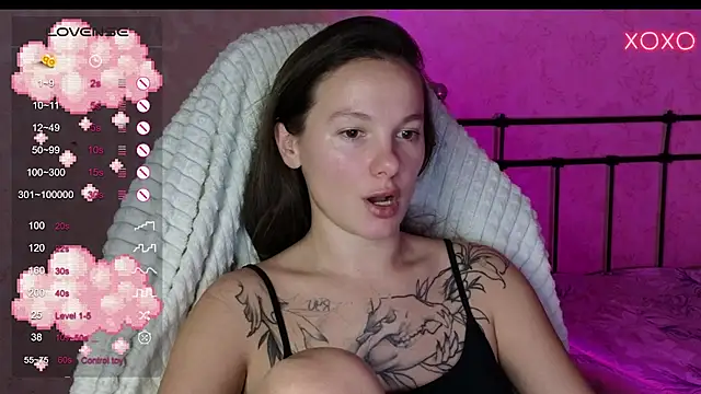 lil luna x online show from December 2024 01:02:02 PM