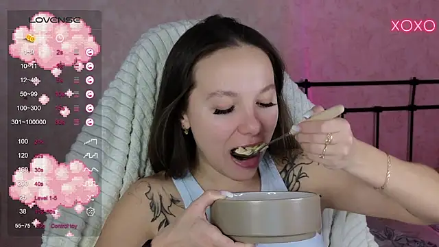 lil luna x online show from February 2025 12:55:02 PM