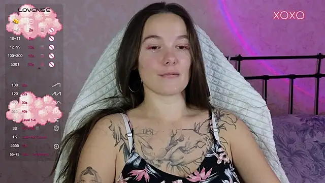 lil luna x online show from October 2025 05:55:01 PM