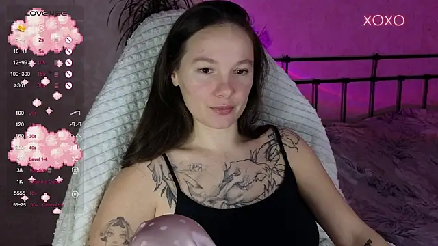 lil luna x online show from December 2025 08:04:01 PM