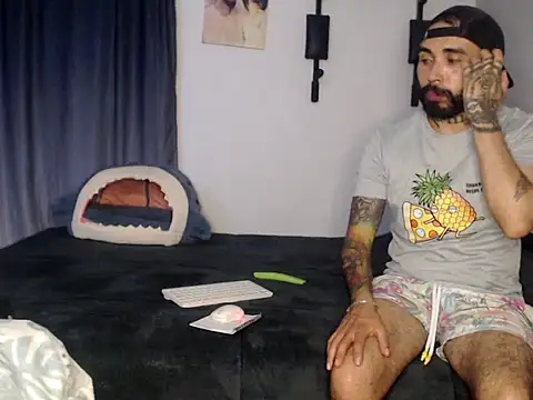Snapshot of transgenderboy chatting on November 2025 01:27:02 AM transgenderboy online show from November 2025 01:27:02 AM