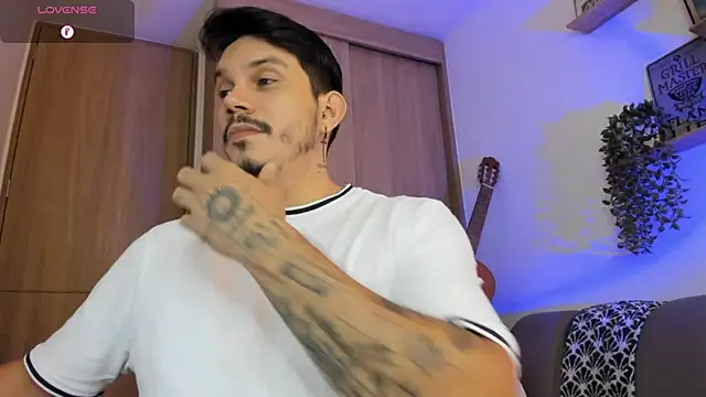 Snapshot of alejandro_stark chatting on July 2026 08:21:02 AM alejandro stark online show from July 2026 08:21:02 AM