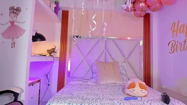 Happy tits online show from March 2025 06:48:02 PM