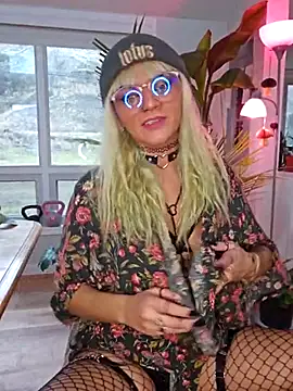 anyalikestosuck online show from December 2025 09:41:02 PM