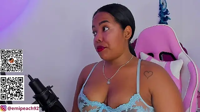 Snapshot of samanthaabloom chatting on June 2026 12:32:02 AM samanthaabloom online show from June 2026 12:32:02 AM