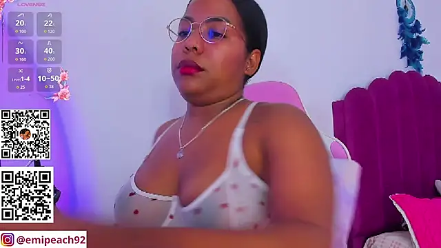 Snapshot of samanthaabloom chatting on June 2026 01:59:01 AM samanthaabloom online show from June 2026 01:59:01 AM