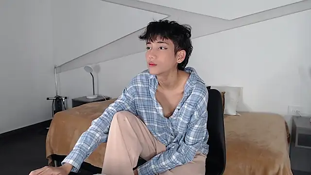 hot little bunny online show from February 2025 09:29:01 PM