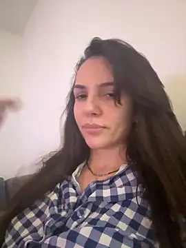 TaniaAmore online show from December 2025 04:56:01 PM