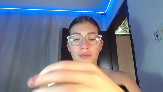 DaMikaela  online show from February 2025 07:29:01 PM