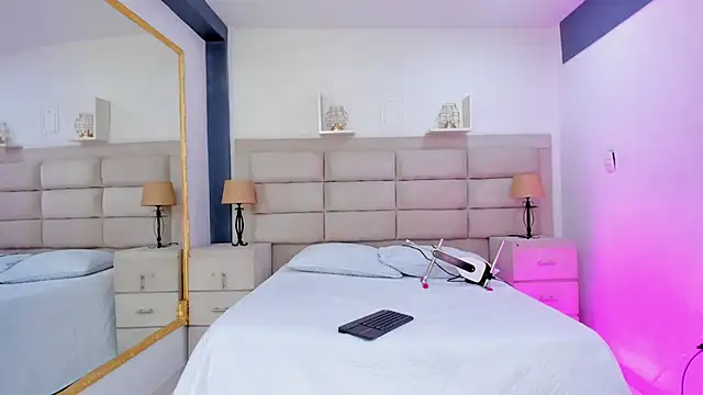 Snapshot of CinthiaCollins chatting on November 2025 08:31:01 PM CinthiaCollins online show from November 2025 08:31:01 PM