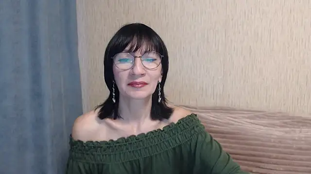 Erica95Bloom online show from November 2025 10:52:02 AM