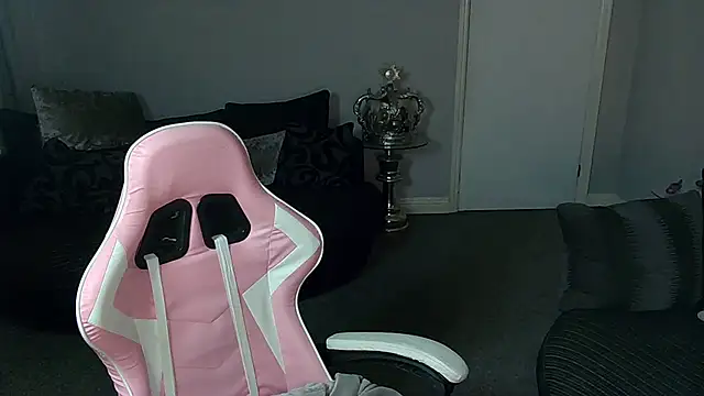 Red firesquirt online show from February 2025 09:39:02 PM