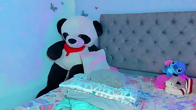 mabellfox online show from February 2025 06:53:01 PM