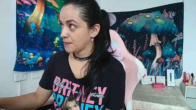 Snapshot of LovelyAzucena chatting on April 2026 03:27:02 PM LovelyAzucena online show from April 2026 03:27:02 PM