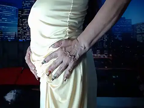 Snapshot of Lucy_mature8 chatting on December 2024 09:05:02 PM Lucy mature8 online show from December 2024 09:05:02 PM