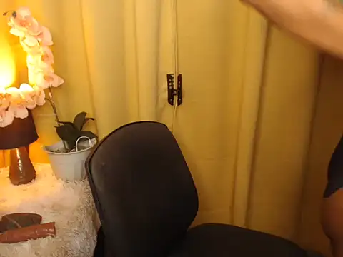 Snapshot of Victoria_Saint chatting on February 2025 12:15:02 PM Victoria Saint online show from February 2025 12:15:02 PM