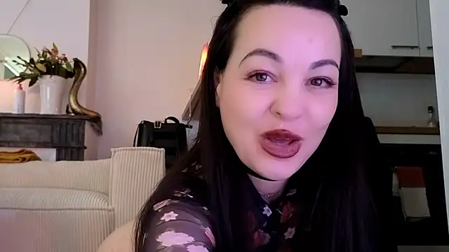 Lilie romeo online show from January 2025 11:31:01 AM