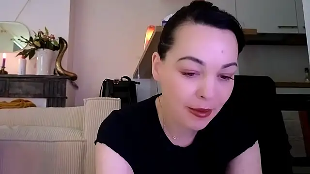 Lilie romeo online show from January 2025 11:46:01 AM