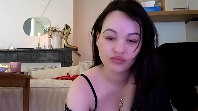 Lilie romeo online show from March 2025 03:20:01 PM