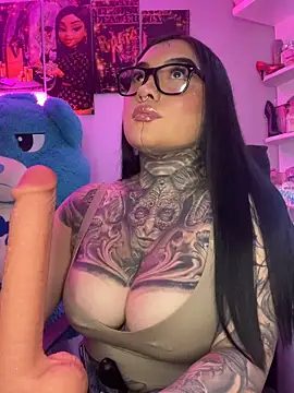 CloeeBeckam online show from April 2026 05:22:01 AM