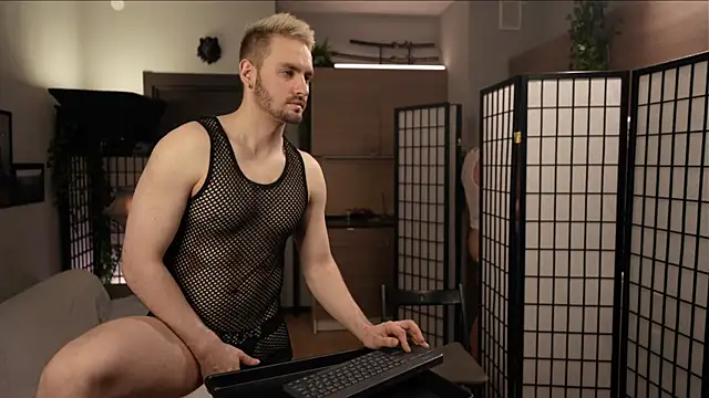 enjoy me online show from March 2025 03:40:01 PM