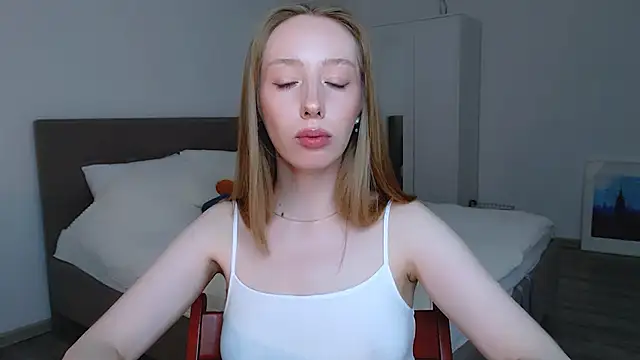 Snapshot of Luna_insniity chatting on December 2024 11:54:01 PM Luna insniity online show from December 2024 11:54:01 PM