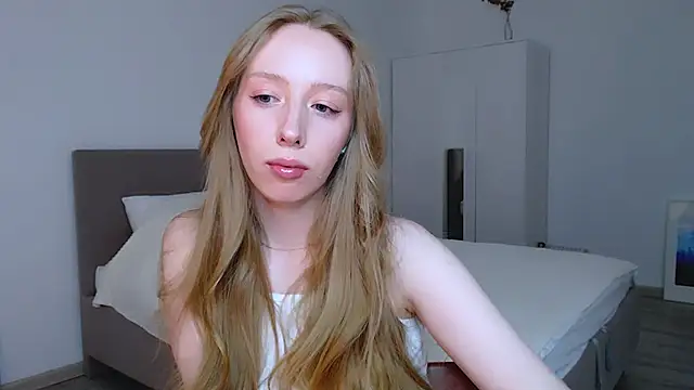 Snapshot of Luna_insniity chatting on December 2024 11:03:02 PM Luna insniity online show from December 2024 11:03:02 PM