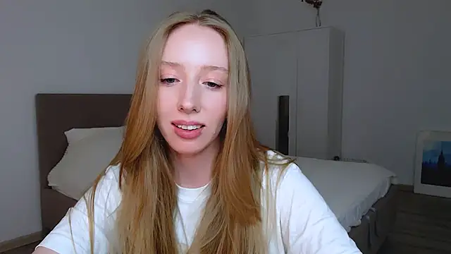 Snapshot of Luna_insniity chatting on December 2024 11:48:01 PM Luna insniity online show from December 2024 11:48:01 PM