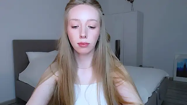 Snapshot of Luna_insniity chatting on January 2025 09:08:02 PM Luna insniity online show from January 2025 09:08:02 PM