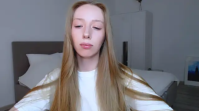 Snapshot of Luna_insniity chatting on January 2025 02:40:01 AM Luna insniity online show from January 2025 02:40:01 AM