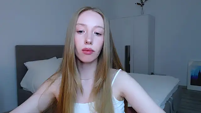 Snapshot of Luna_insniity chatting on January 2025 10:11:02 PM Luna insniity online show from January 2025 10:11:02 PM