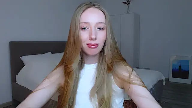 Snapshot of Luna_insniity chatting on January 2025 09:07:01 PM Luna insniity online show from January 2025 09:07:01 PM