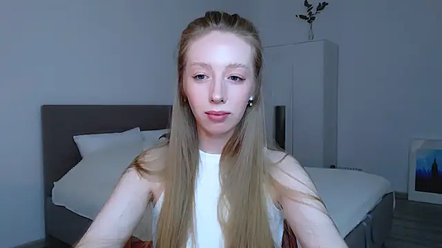 Snapshot of Luna_insniity chatting on February 2025 07:50:02 PM Luna insniity online show from February 2025 07:50:02 PM