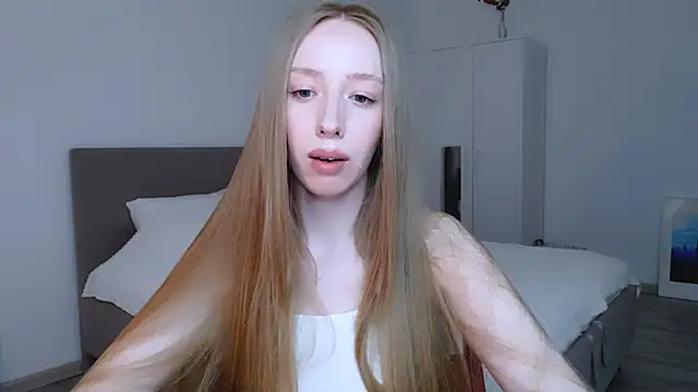 Snapshot of Luna_insniity chatting on March 2025 07:28:01 PM Luna insniity online show from March 2025 07:28:01 PM
