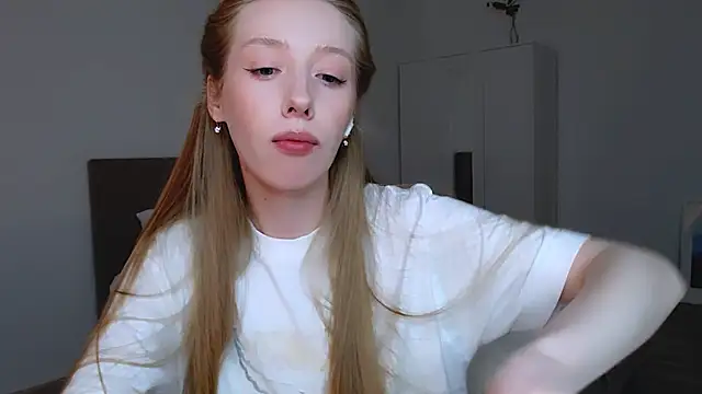 Snapshot of Luna_insniity chatting on March 2025 01:17:02 AM Luna insniity online show from March 2025 01:17:02 AM