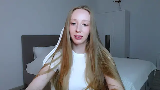 Snapshot of Luna_insniity chatting on September 2025 07:25:02 PM Luna insniity online show from September 2025 07:25:02 PM