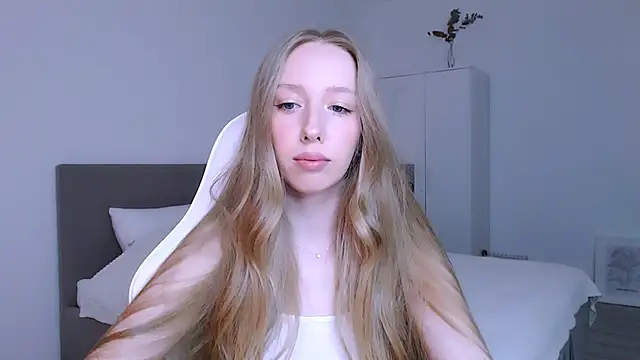 Luna insniity online show from November 2025 08:12:01 PM