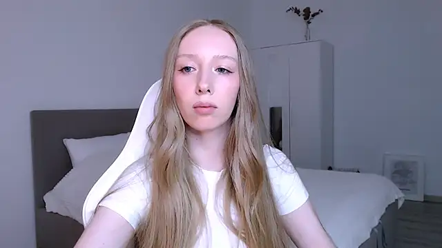 Luna insniity online show from January 2026 08:55:01 PM