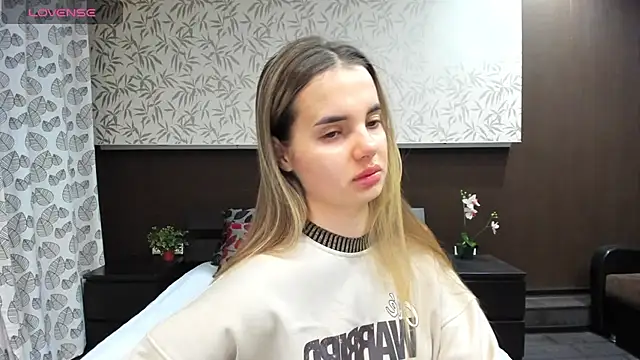 Donna Evans online show from December 2024 11:58:01 PM