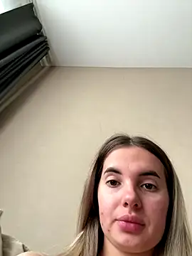 Donna Evans online show from October 2025 02:09:02 AM