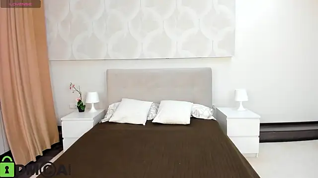 Donna Evans online show from April 2026 12:00:01 AM