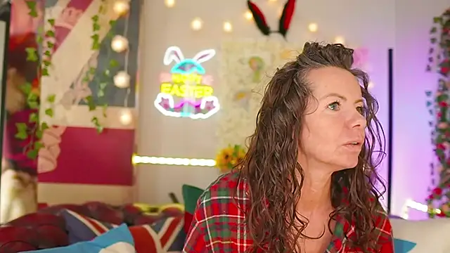 Snapshot of AmicaBentley chatting on March 2026 08:58:02 AM AmicaBentley online show from March 2026 08:58:02 AM