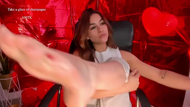 Snapshot of aliss_ev chatting on February 2025 07:28:02 PM aliss ev online show from February 2025 07:28:02 PM