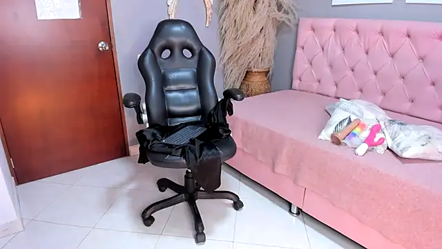 Anahi falcon online show from March 2026 07:42:01 PM